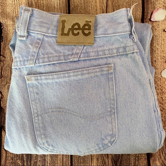 Lee Vintage High-Waisted, Tampered-Leg Mom Jean - Picture 7 of 9